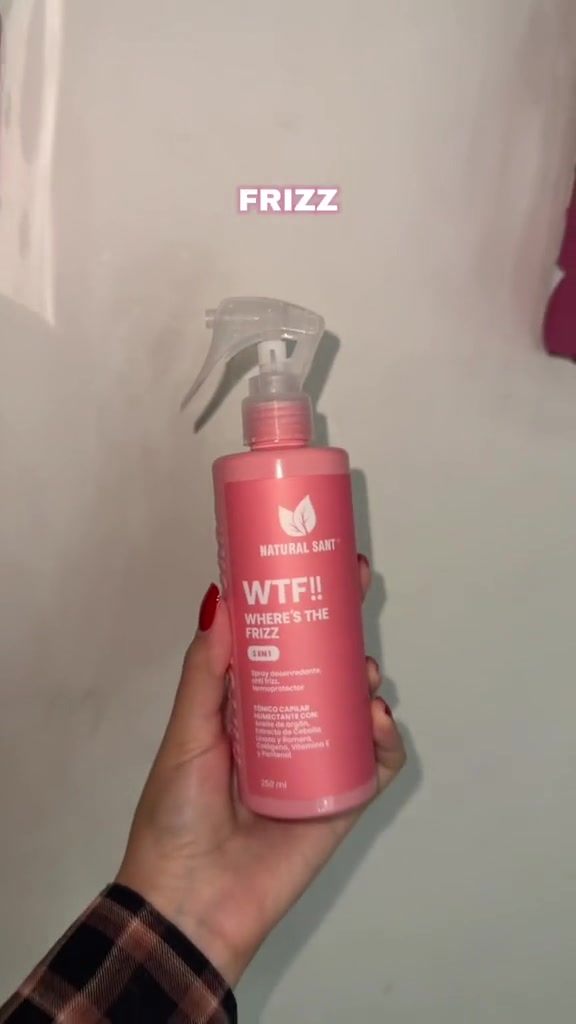 TikTok post by @_whois.bella for Natural Sant México. Caption reads: #recommendations #cabellosaludable @Natural Sant....