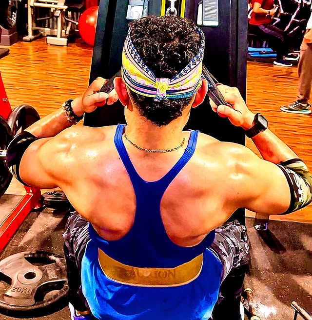 Instagram post by @advocate_s_gupta for Instagram for Business. Caption reads: Shaping my back with some easy but effective....