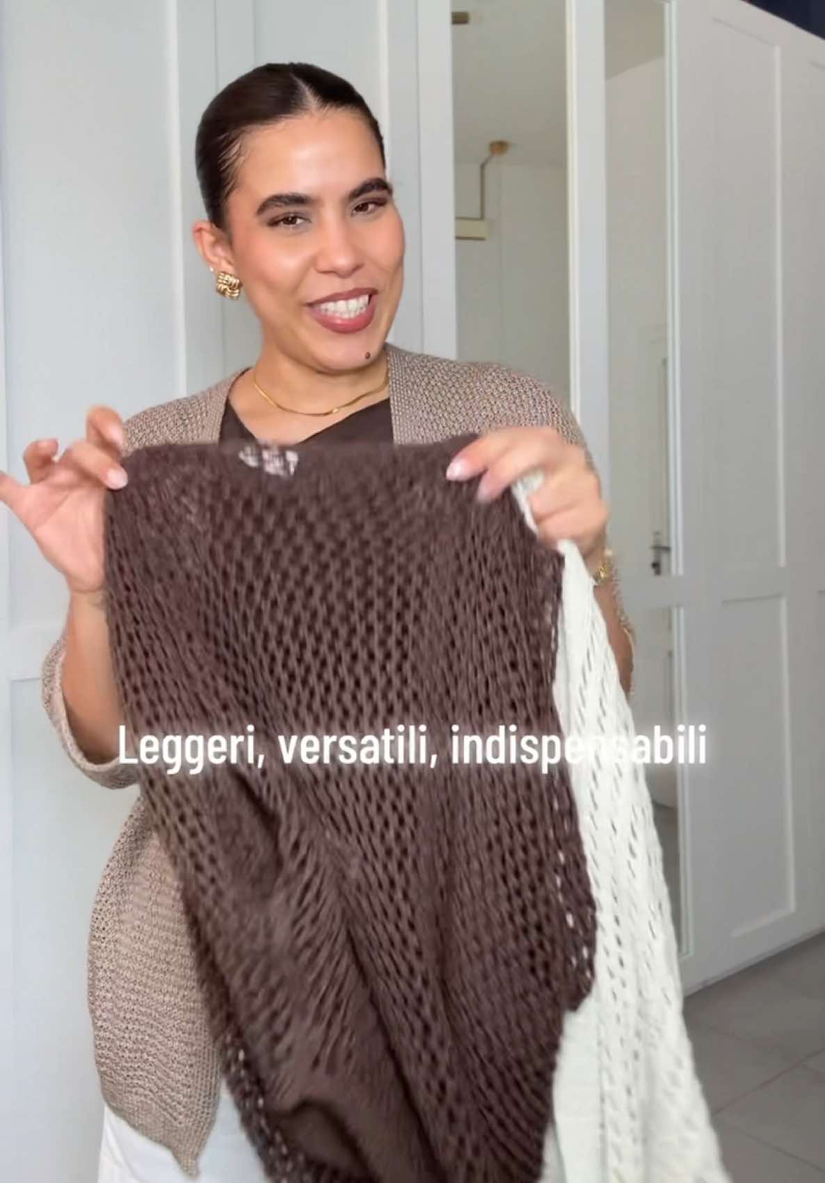 TikTok post by @etyluzz for Mixmuse. Caption reads: Leggeri, versatili, indispensabili....