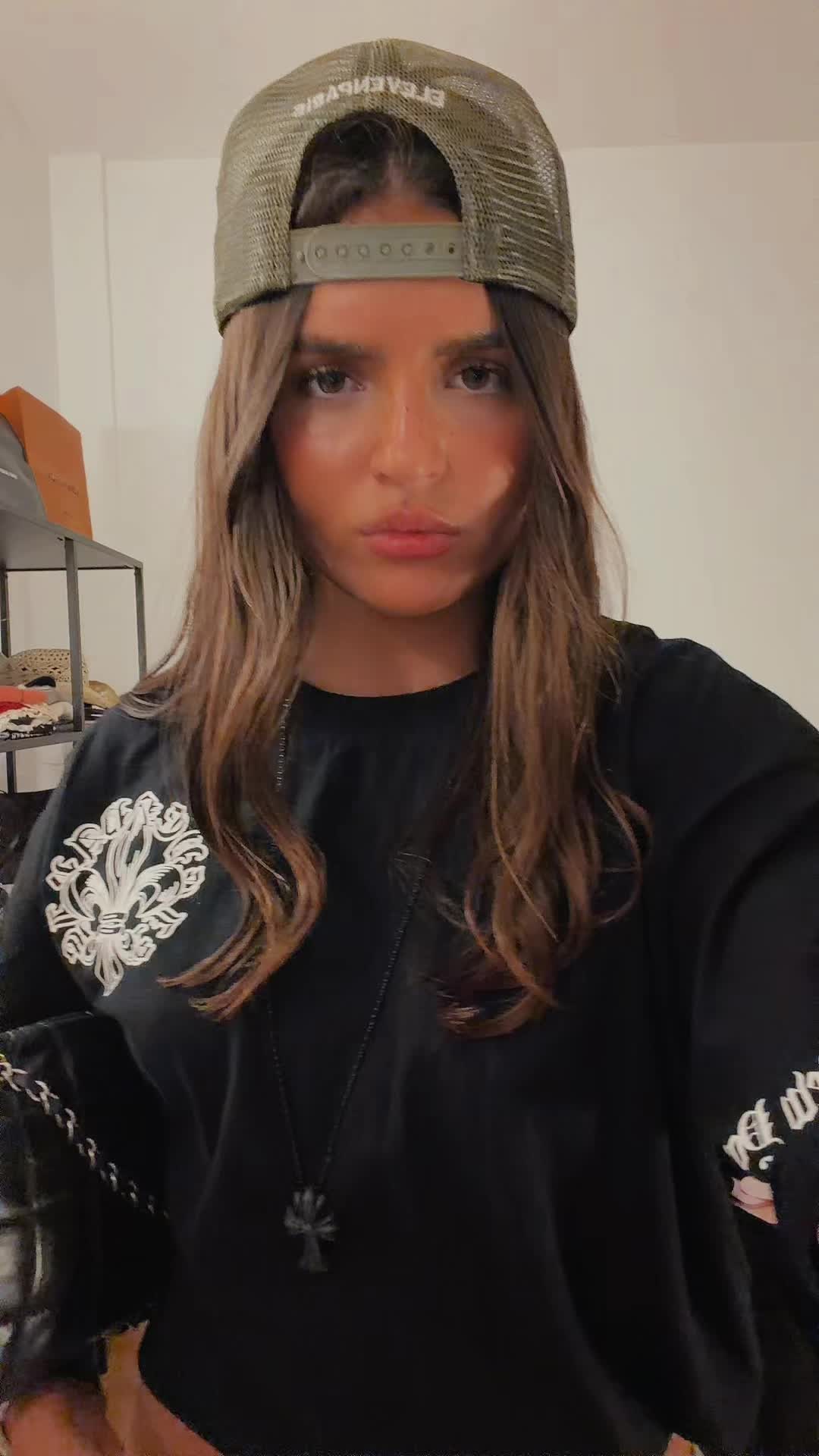 TikTok post by @anais.costarivera for JKE AGENCY. Caption reads: [...] : @Eleven Paris code promo : ANAIS15@JKE....