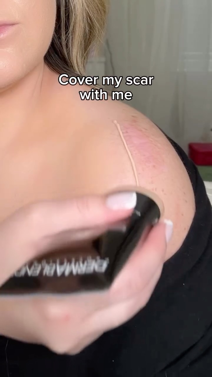 Instagram post by @dermablendca for Dermablend Pro. Caption reads: [...] an insecurity of mine. I love this....