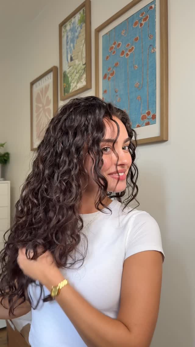 Instagram post by @kianadbeauty for OUAI. Caption reads: Every curly girl needs a good detox shampoo. The....