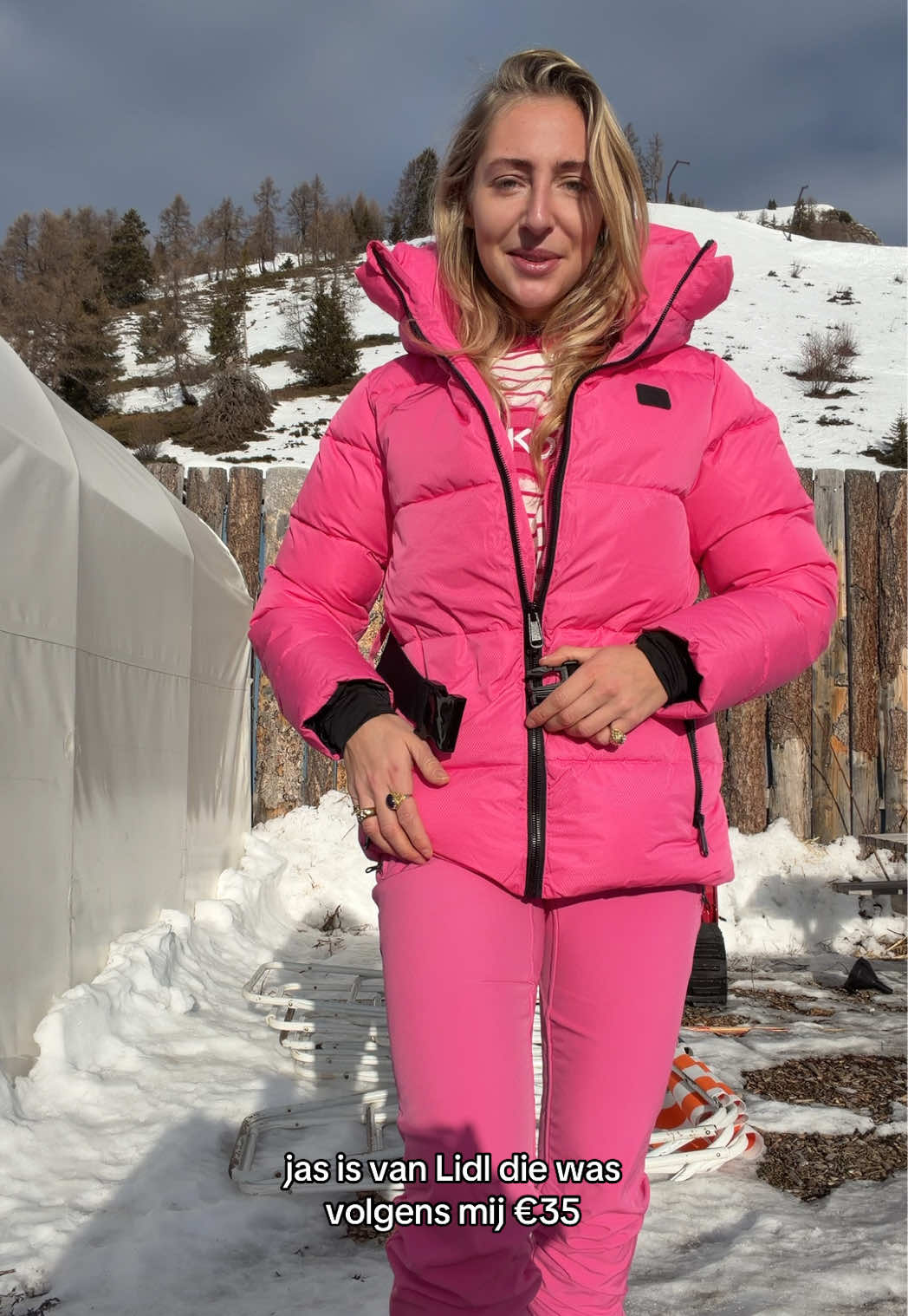 TikTok post by @lieskebrinkhuiss for Kruidvat. Caption reads: [...] @Lidl Nederland @ROQUEBRUN. tan sunless....