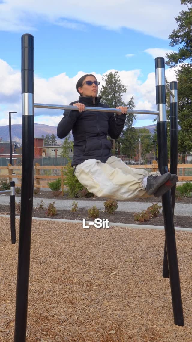 Instagram post by @summerfunfitness_ for VIVOBAREFOOT. Caption reads: 7 Pull-Up variations. Who’s got them all?
1. Wide....