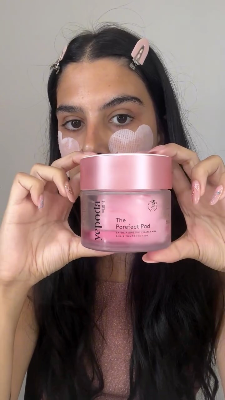 Instagram post by @francescaamaraa_ for Yepoda. Caption reads: THE POREFECT Pad: esfolia, leviga e....