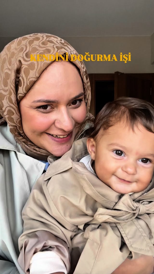 Instagram post by @kubrafidans for LC Waikiki. Caption reads: Vallahi kurban olurum 

Trençkot: @chul__chul....