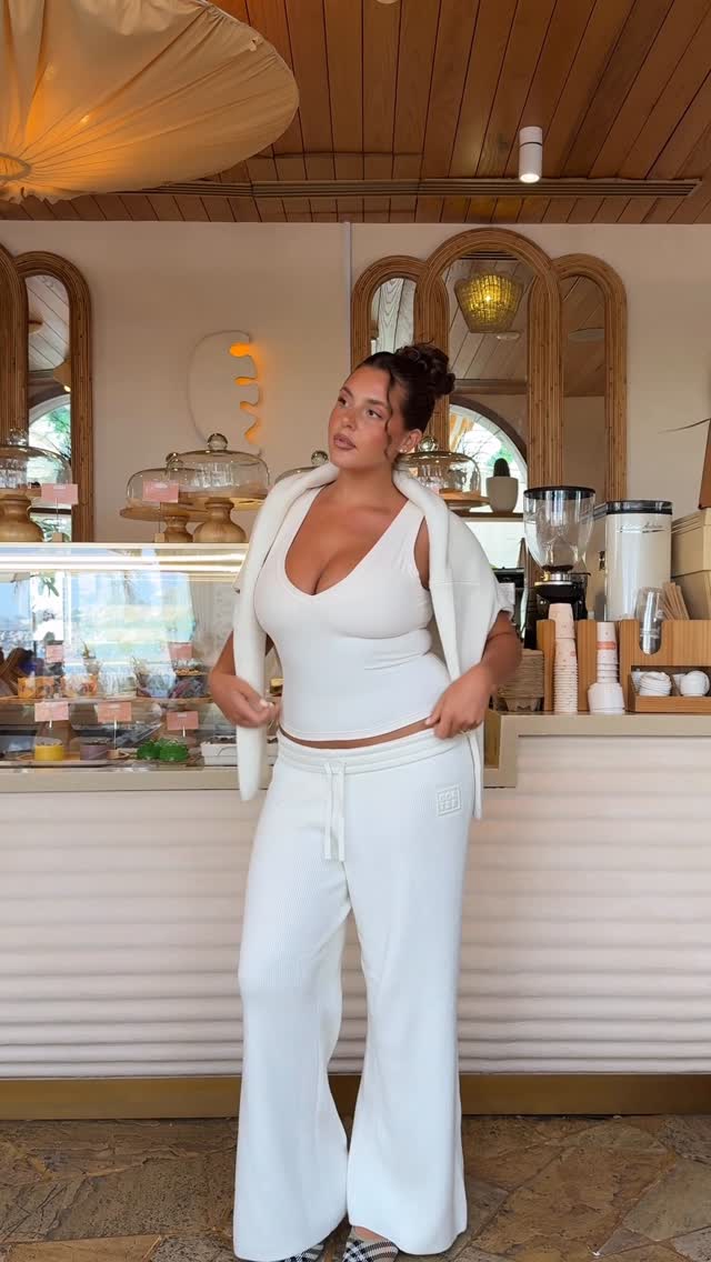 Instagram post by @mayridts for boandtee. Caption reads: [...] shop <3

Wearing my @lydsbutler x @boandtee....