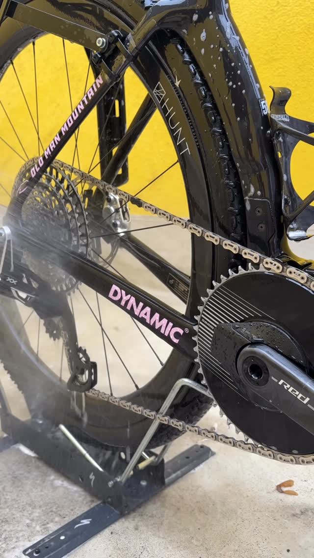 Instagram post by @cyclezirkus for Dynamic Bike Care. Caption reads: Monday mood 🫧🛀🧽

@dynamicbikecare....