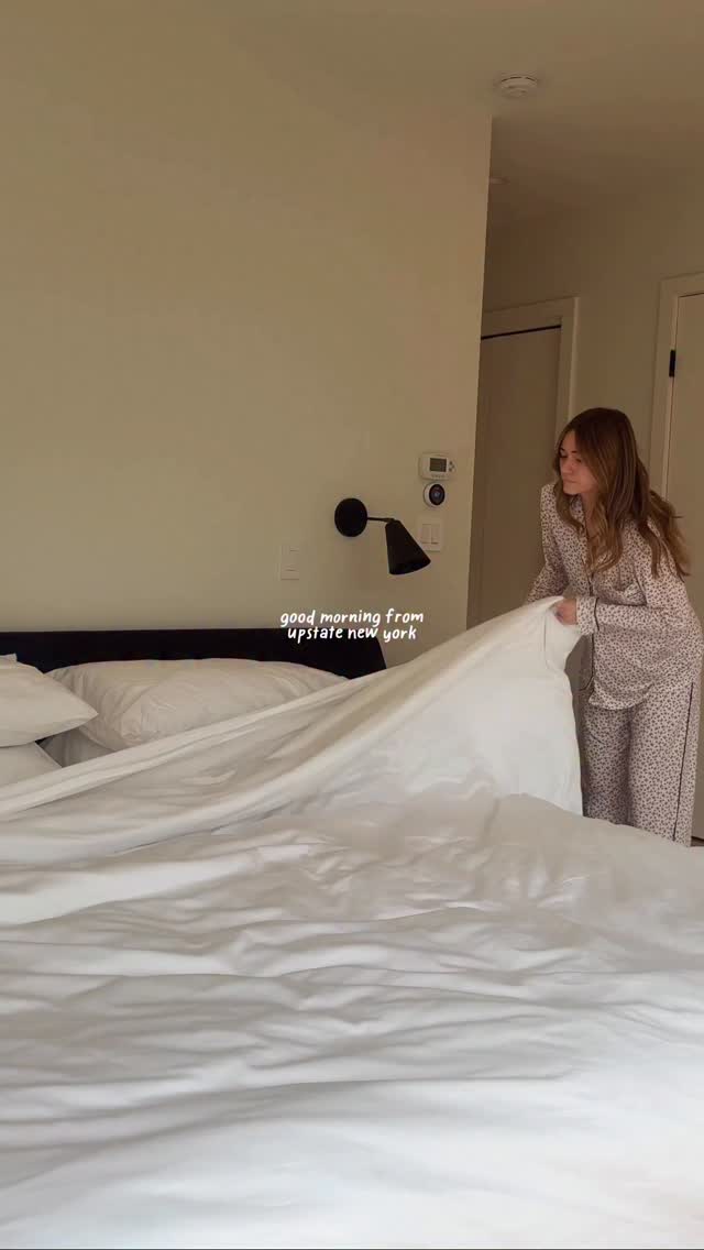 Instagram post by @mykenna for Aerie. Caption reads: a cabin girls trip is always a good idea
.
Comment....