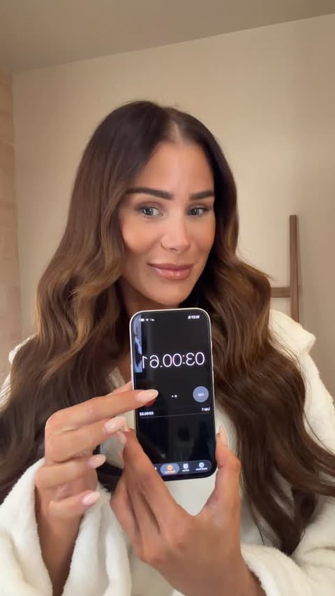 Instagram post by @yasmindevonport_ for BELLAMI Hair. Caption reads: [...] every look & for this I have used....