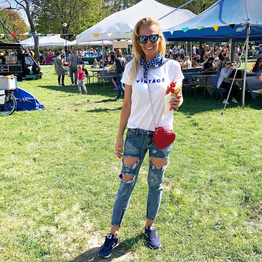 Instagram post by @polapolok for MOLIERA2. Caption reads: Piękne lato mamy tej wiosny 🙈🤗💙☀️☀️☀️ What a....