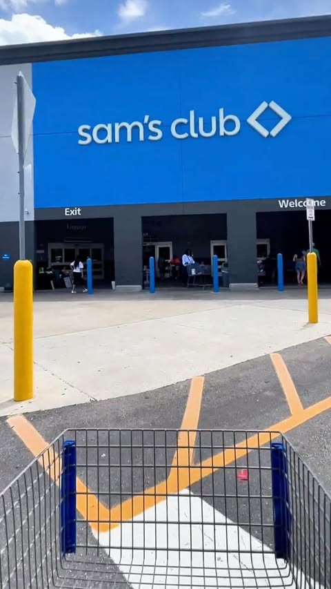 Instagram post by @hip2save for Sam's Club. Caption reads: [...] honestly one of my best summer hacks.....