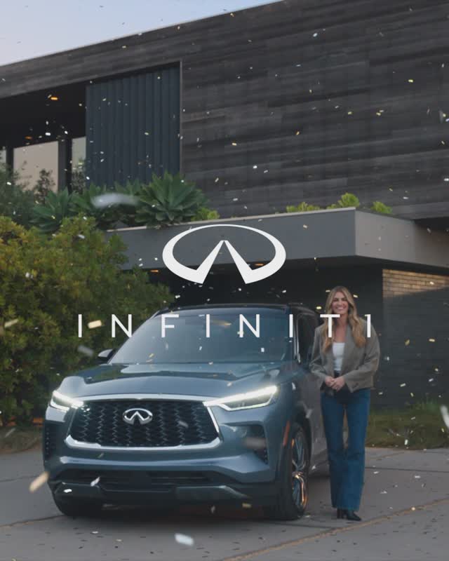 Instagram post by @erinandrews for INFINITI USA. Caption reads: Hello, perfect play call 🏈! Get one-touch third....