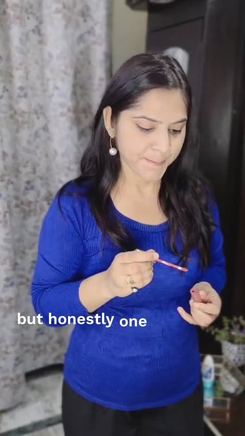 Instagram post by @mommy_n_avi for Rexona. Caption reads: Courage lives where you decide to move.
So girls,....