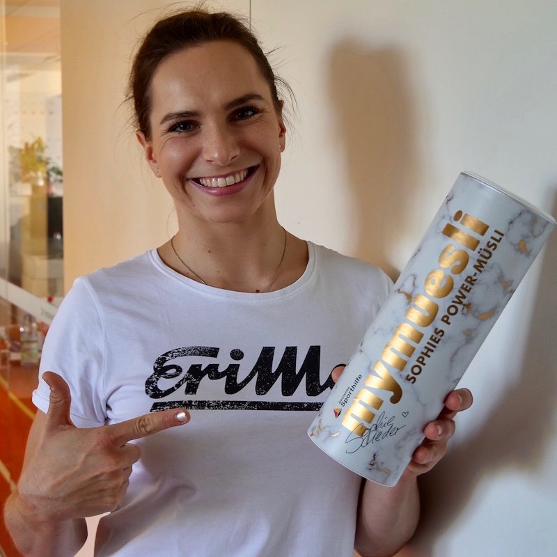 Instagram post by @sophiescheder for mymuesli. Caption reads: #verlosungsfreitag #werbung 🍀🍀🍀 Diese Mal....