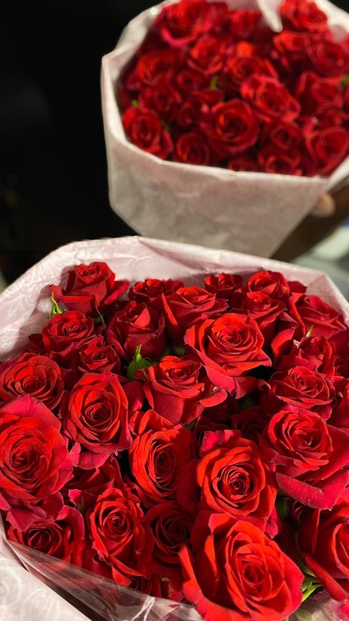 Instagram post by @_kendimbae for Rosewe. Caption reads: [...] wore both for half a day each 🩵💙....