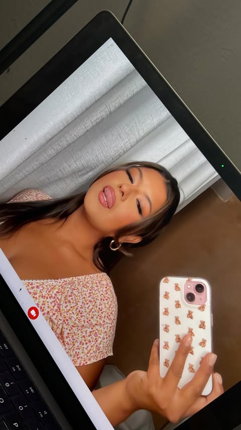 Instagram post by @alapatronz for Feelingirl. Caption reads: this is worth to buy! @feelingirlofficial 
Use my....