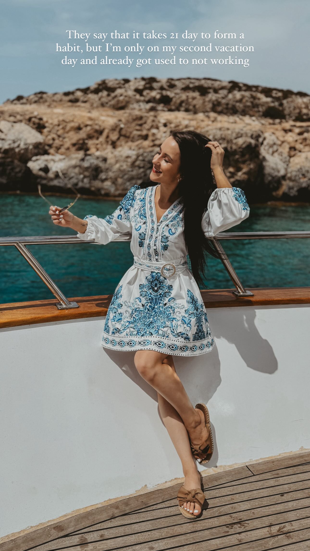 Instagram post by @woman.travel.magazine for Girls LOVE Travel®. Caption reads: Saka, lai izveidotu ieradumu, vajadzīga 21 diena.....