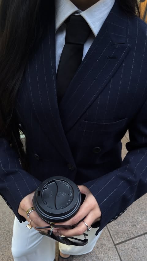 Instagram post by @humnax_ for Erborian. Caption reads: This eye cream is MAGIC!!!! @erborian_uk....