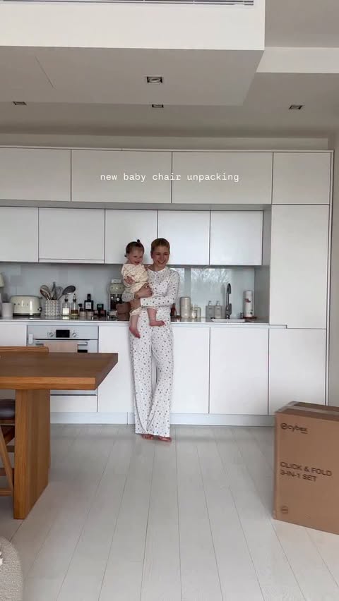 Instagram post by @katie_sapegina for CYBEX. Caption reads: New @cybex_global Click & Fold chair unpacking 🍼....