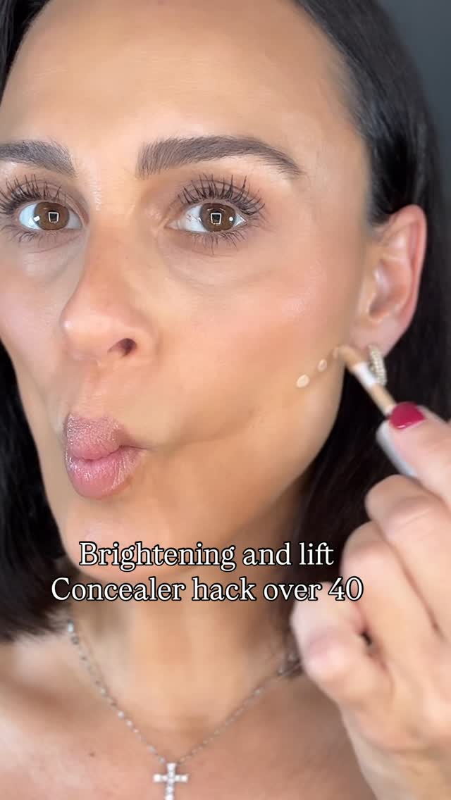 Instagram post by @_sandragoelz_ for BK Beauty. Caption reads: Brightening concealer hack- 

After makeup is....