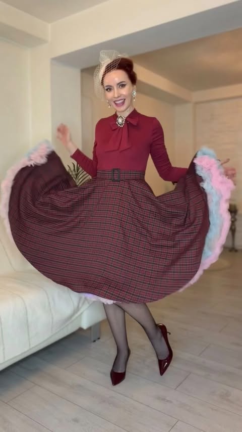 Instagram post by an influencer for Retro Stage. Caption reads: Retro outfits from @retrostage_official perfect....