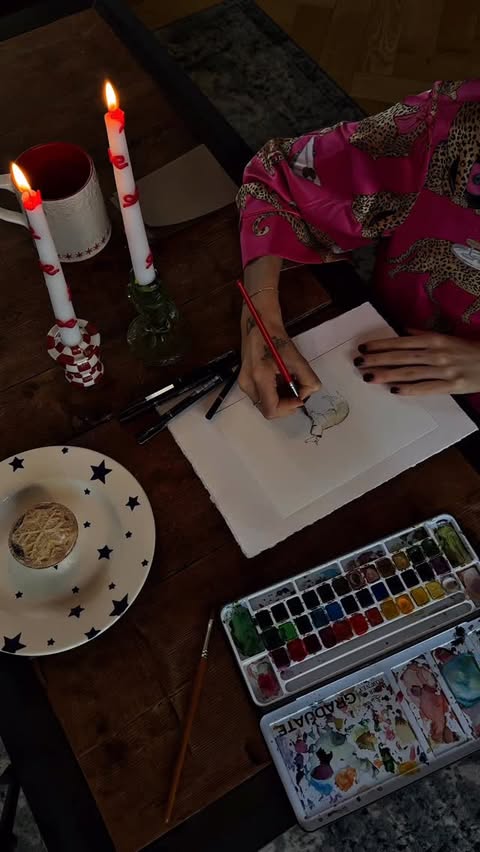 Instagram post by @evie_mills for Chelsea Peers. Caption reads: Christmas crafts in my favourite @chelseapeersnyc....