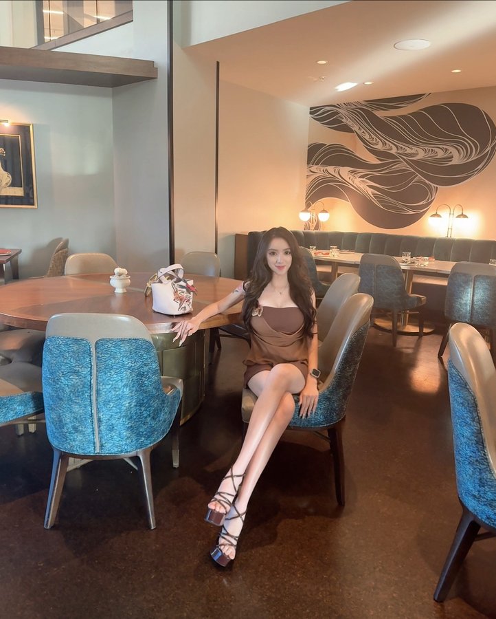 Instagram post by @victoria.kuan for Hermès. Caption reads: ✨ Floating through the day in chiffon dreams....