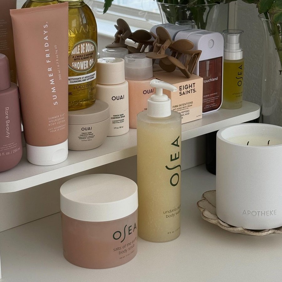 Instagram post by @yangskincarediary_ for Eight Saints Skincare. Caption reads: currently mood ☁️

@touchland 
@eight_saints....