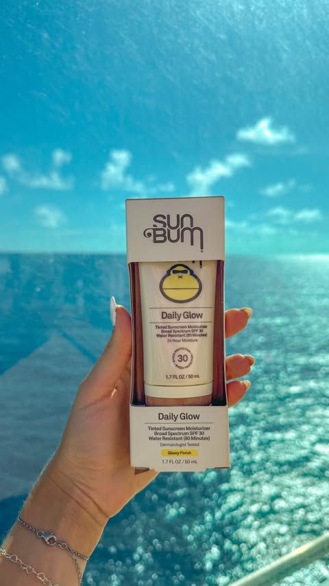 Instagram post by @gracetaylorr19 for Sun Bum