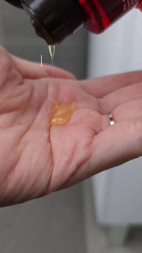 Instagram post by @plantprotecting for Rituals Cosmetics. Caption reads: Olajos tusfürdő működése 🫢 #tusfürdő #rituals....