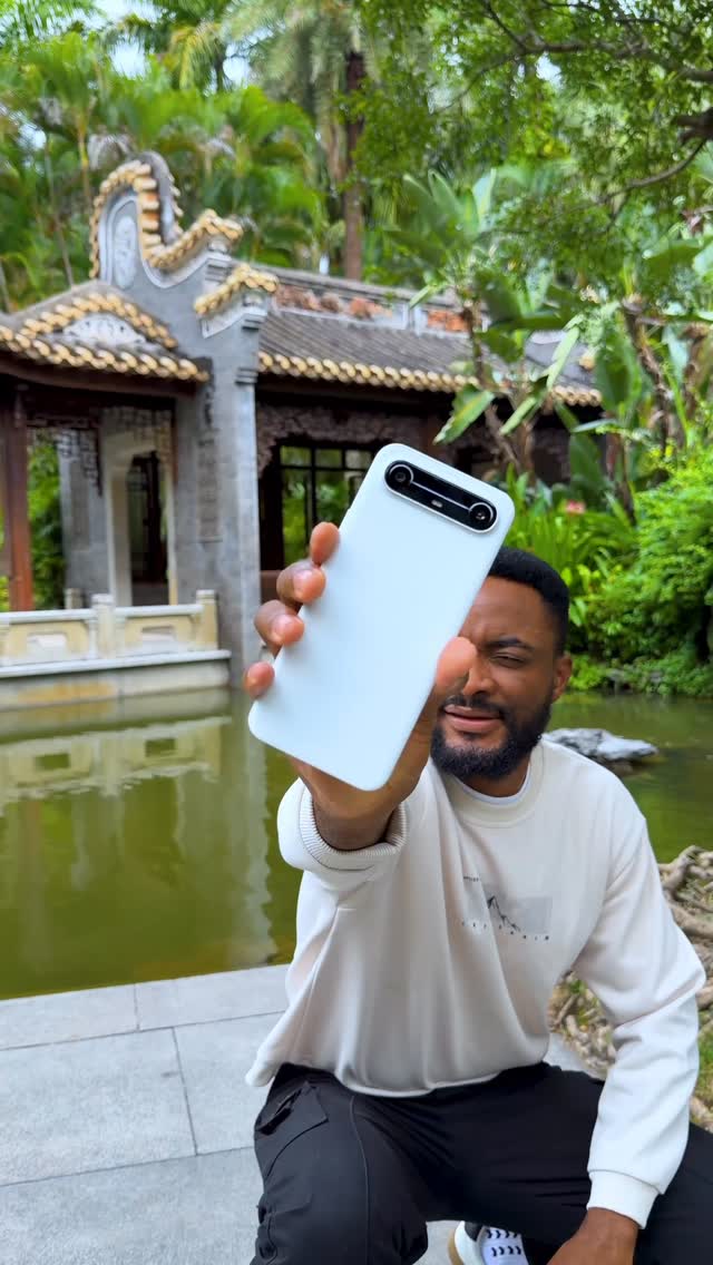 Instagram post by @rick_aqua for Tecnomobile. Caption reads: Thinner than ever. Stronger than ever.
So slim, it....