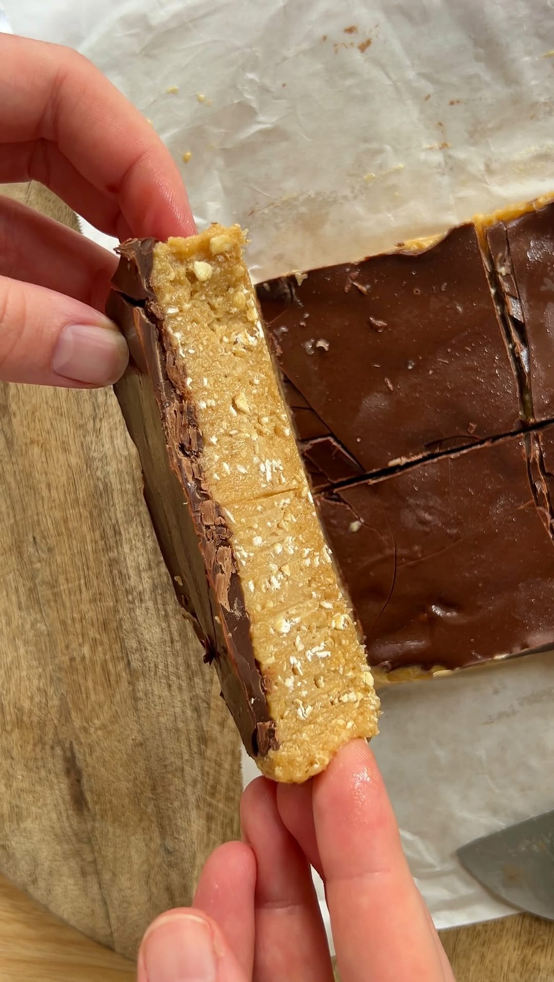 Instagram post by @kizactivelife for True Protein. Caption reads: easy no bake protein bars 🤩🍫✨

Ingredients....
