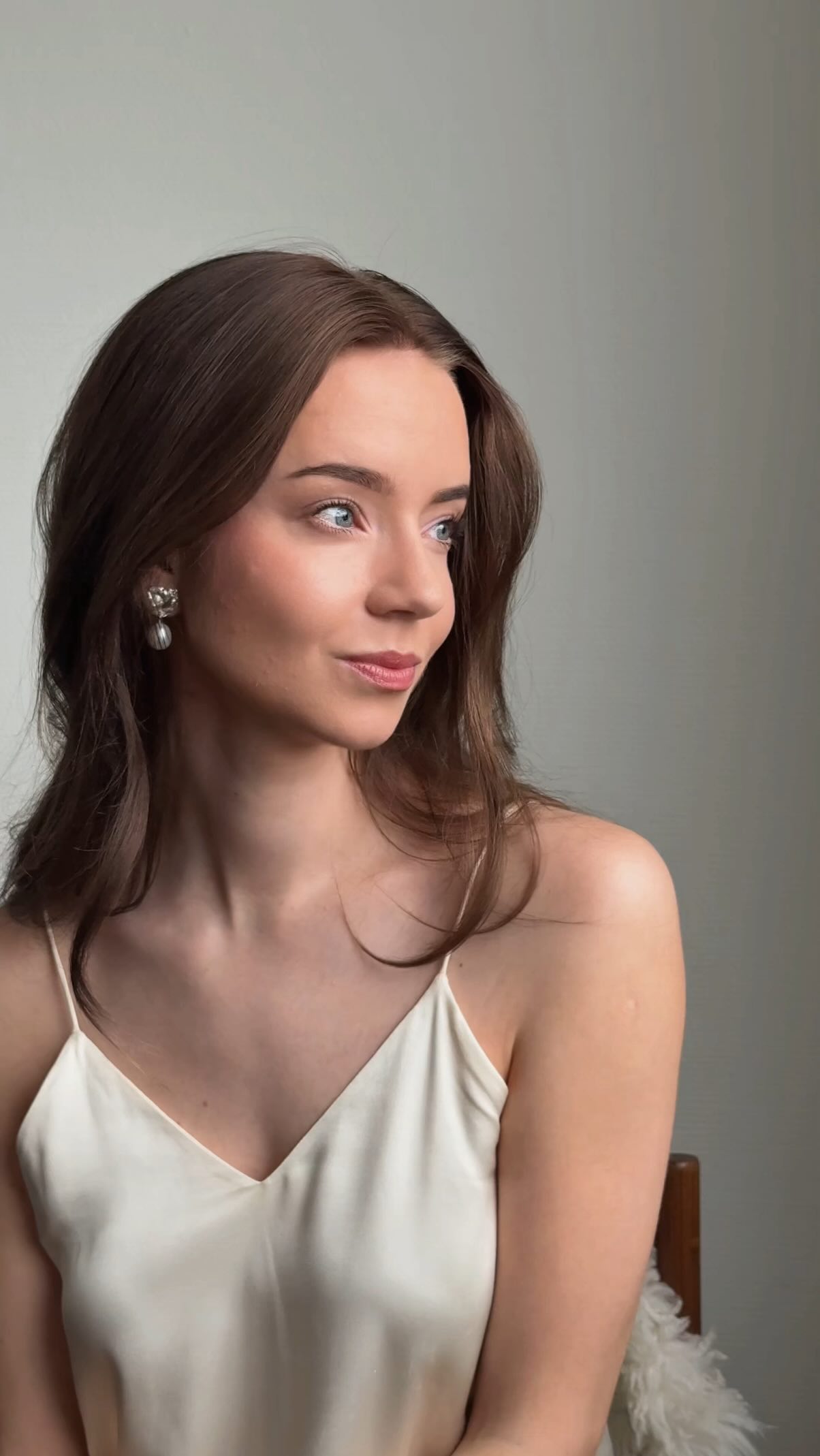 Instagram post by @katriinhu for CHANEL BEAUTY. Caption reads: Kas sa julgeksid ise oma pulmameigi teha või pigem....