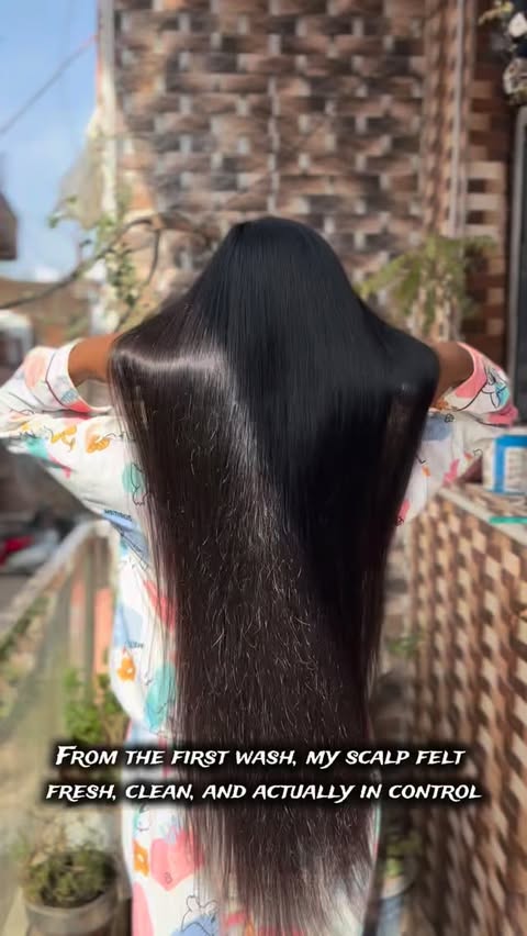 Instagram post by @sonika_07_11 for P&G. Caption reads: Dandruff who? 🙅‍♀️ Head & Shoulders is the....