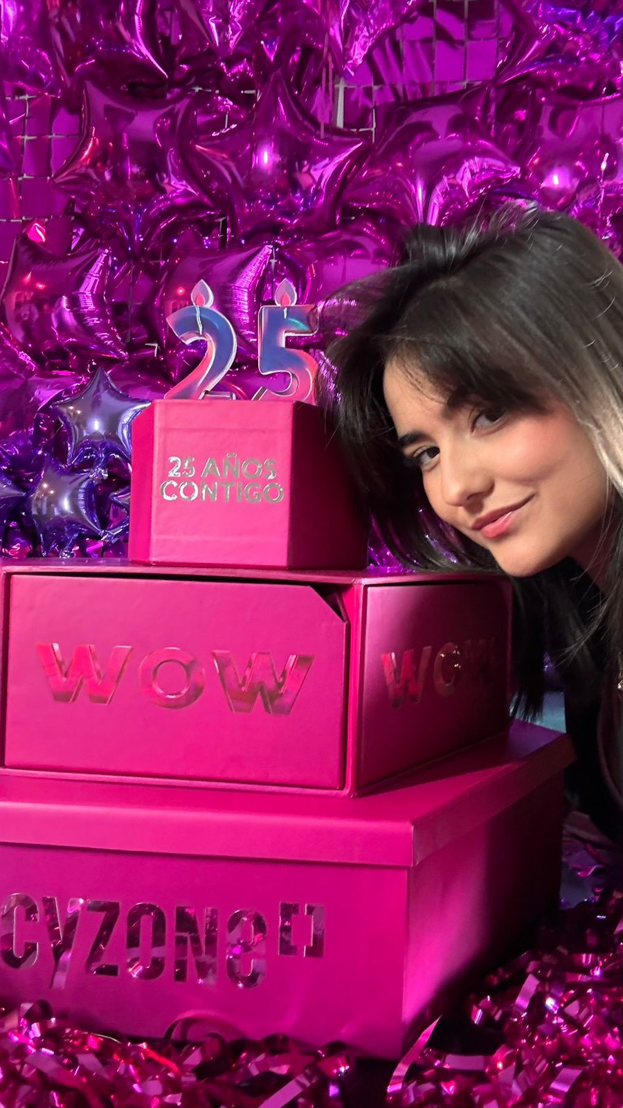Instagram post by @merly_morello_oficial for Cyzone. Caption reads: ¡Celebra conmigo los 25 años de @cyzone_oficial....