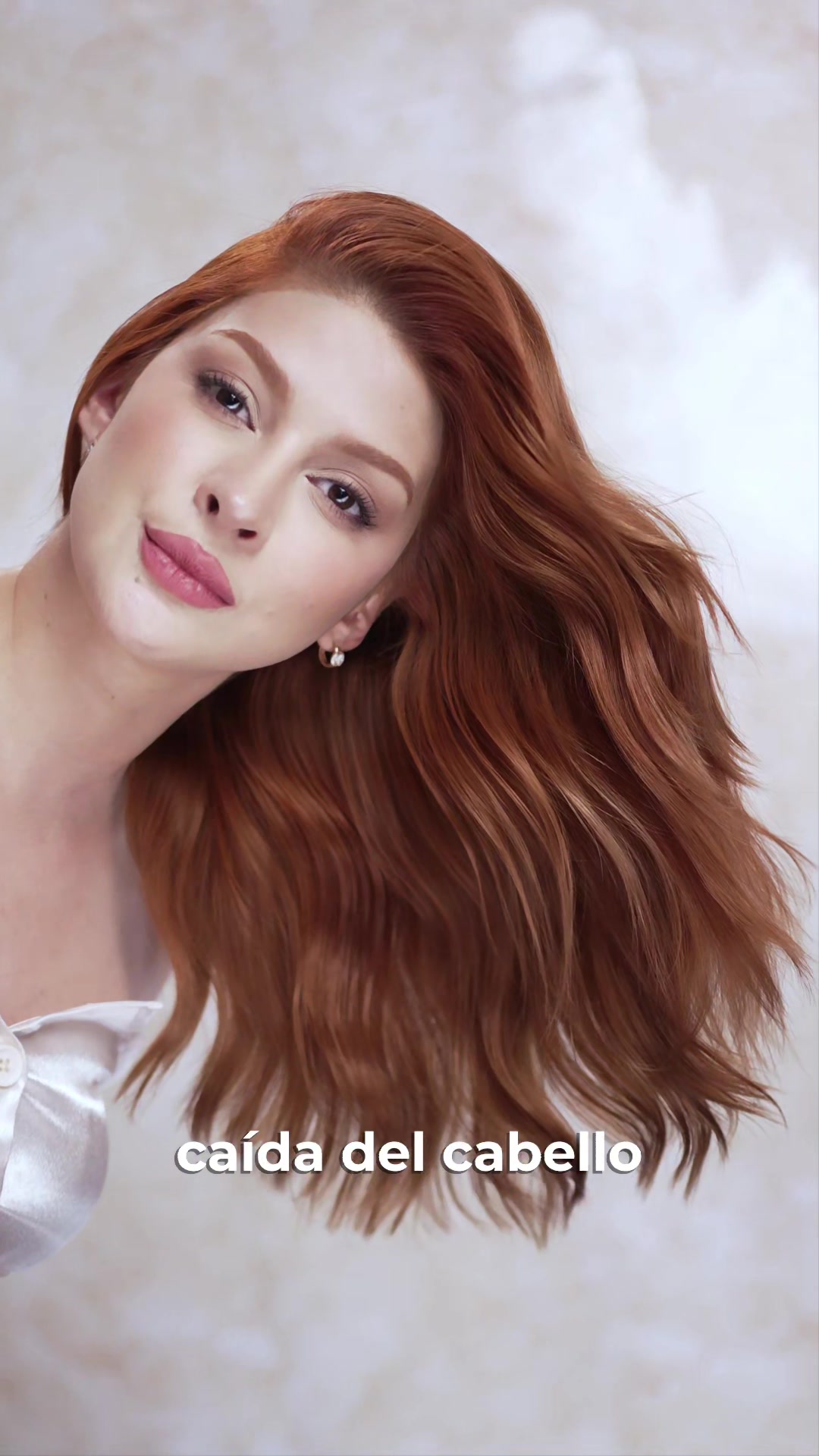 TikTok post by @_marianazambrano for Pantene. Caption reads: ¿También te pasa que al peinarte ves más cabello....