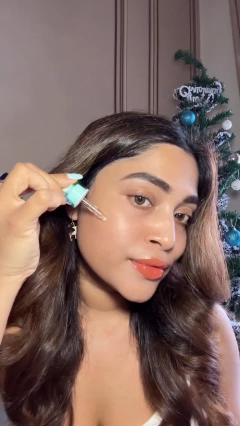 Instagram post by @thealluringchic for Axis-y. Caption reads: [...] active acne without burning my skin....