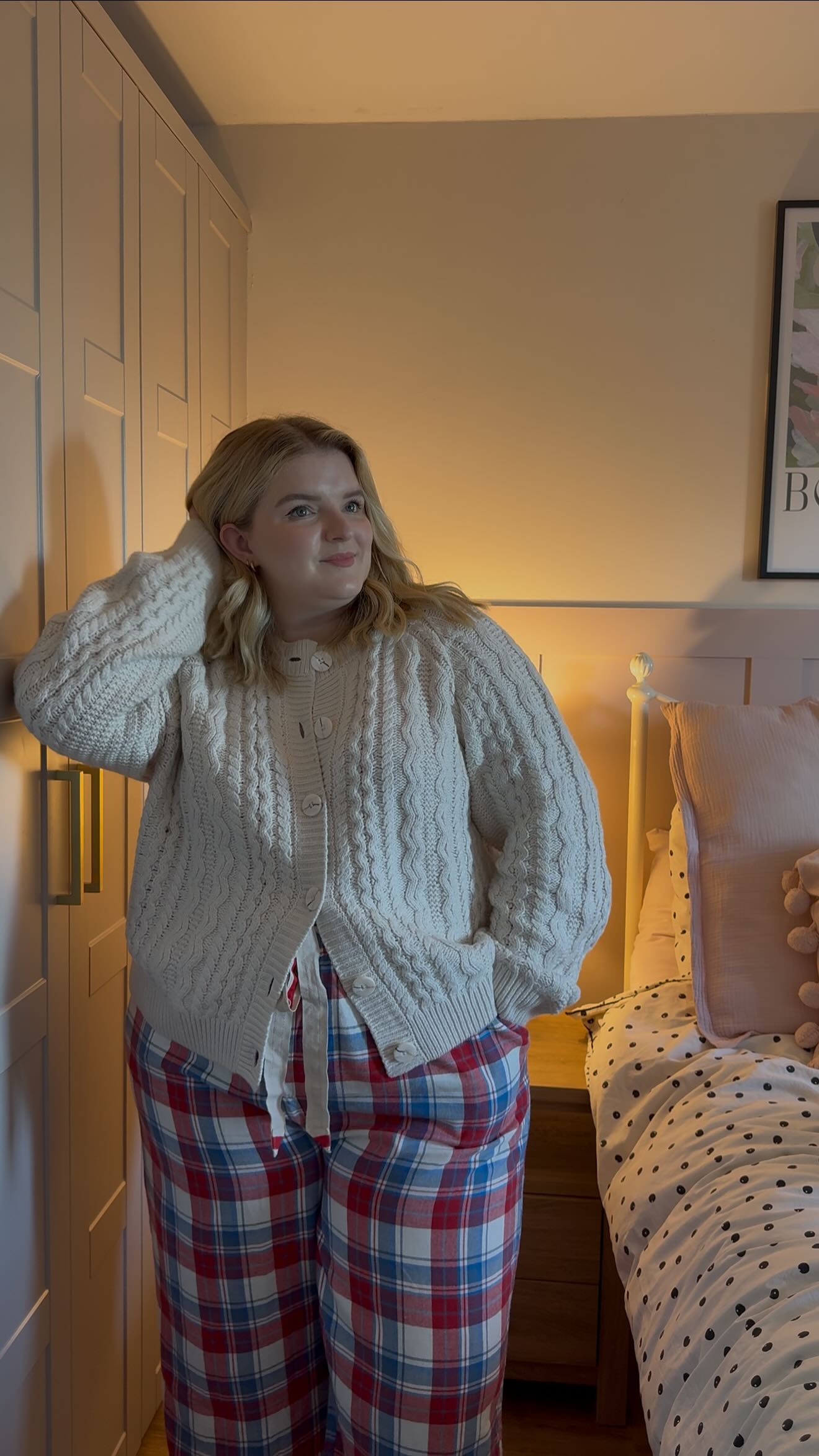 Instagram post by @jesskbacon for FatFace. Caption reads: An essential for me in autumn and winter is cosy....