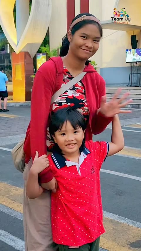 Instagram post by @teamuykids for Jollibee. Caption reads: [...] with the family! 🕊️ Check out the @Jollibee....