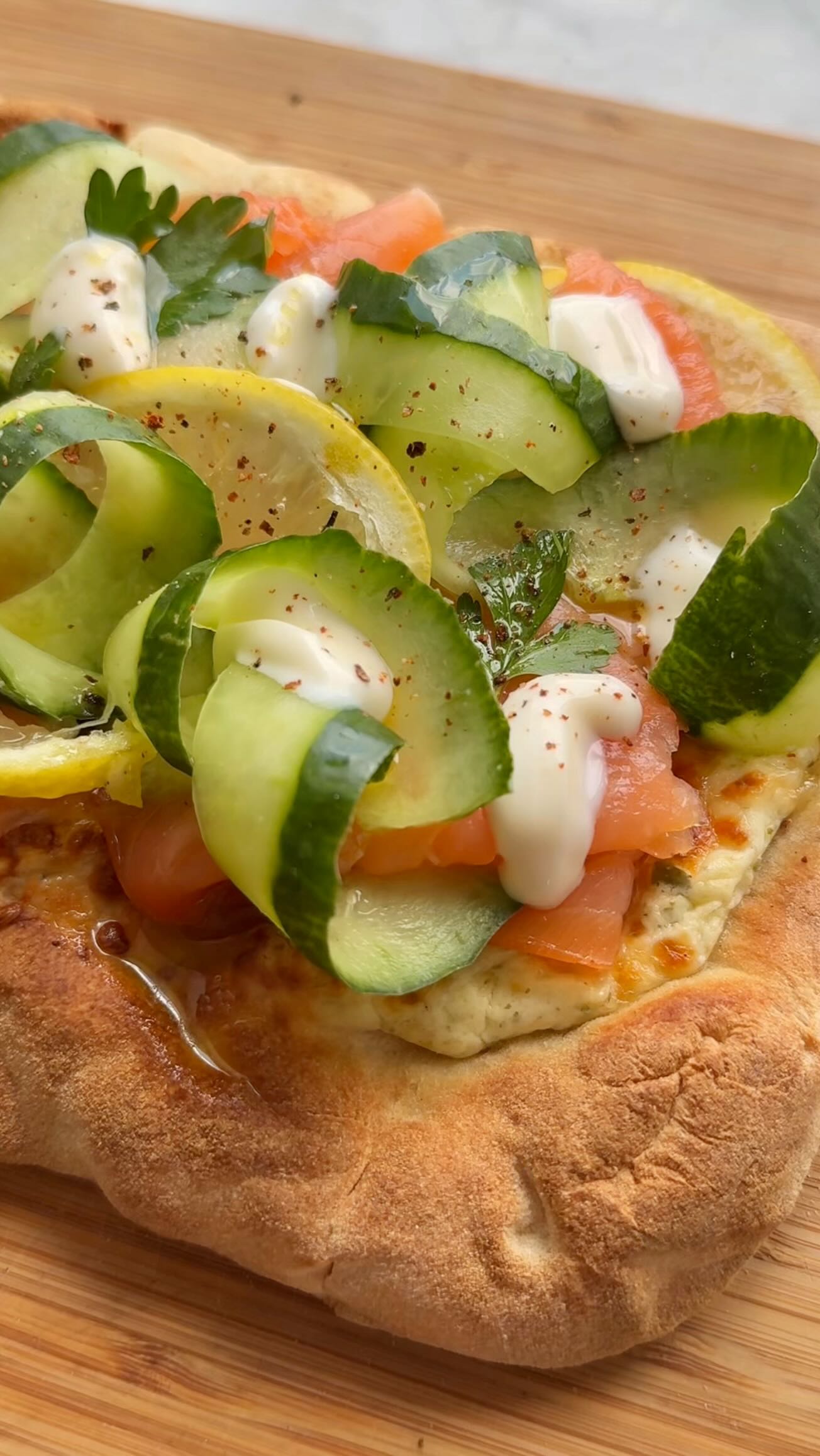 Instagram post by @totocuistot_ for Harrys. Caption reads: La Pinsa @harrys_officiel au saumon c’est ma....