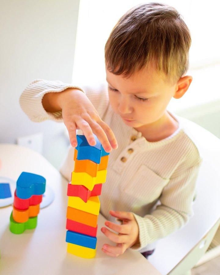 Instagram post by @everyday.with.jackie for SimplyFun. Caption reads: [...] 💚 Such a perfect gift for kids! These....