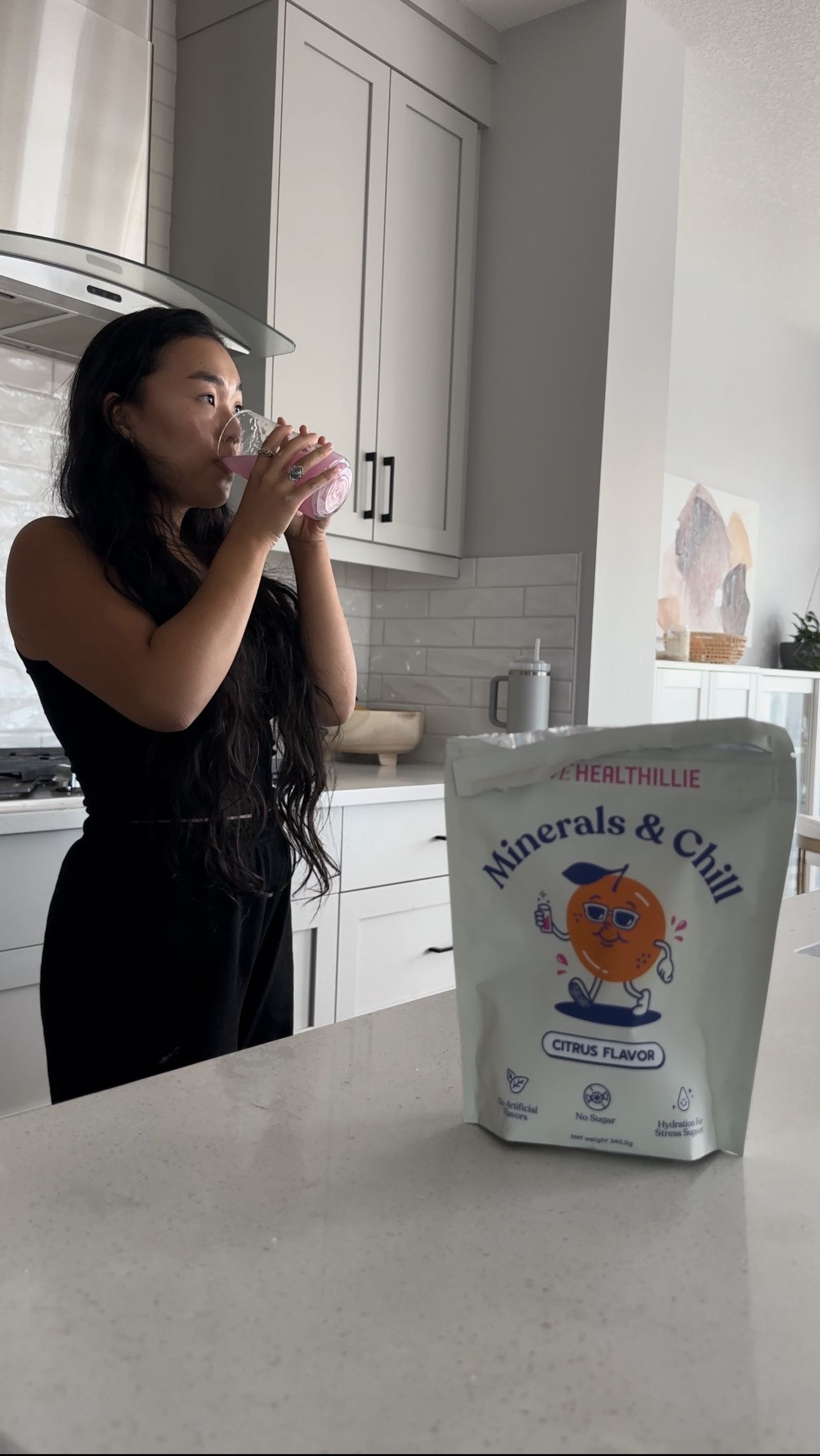 Instagram post by @clara_dvera for Live Healthillie. Caption reads: [...] to try out minerals and chill from....