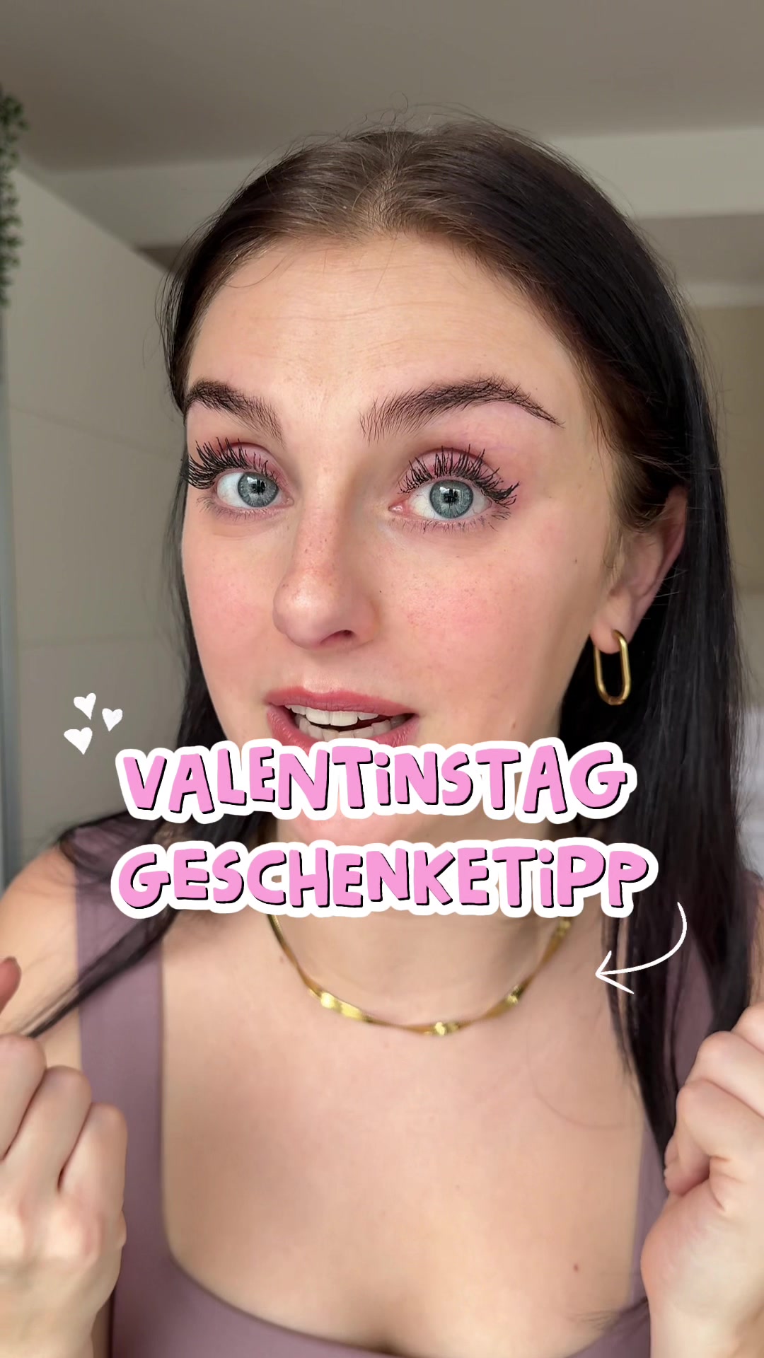 TikTok post by @fabiana_knp for Essence Cosmetics. Caption reads: Liebe Boys, speichert es euch ab 🎀....