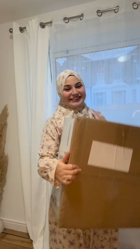 Instagram post by @hayettt.h for Glowmode. Caption reads: [...] piece? Because I love everything, Shop....