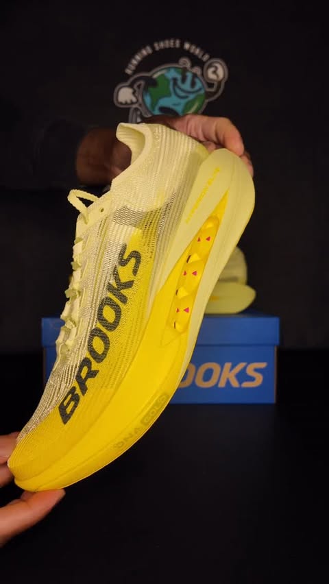 Instagram post by @runningshoesworld for Brooks Running. Caption reads: [...] Half Marathon Race Kit | Powered by Brooks....