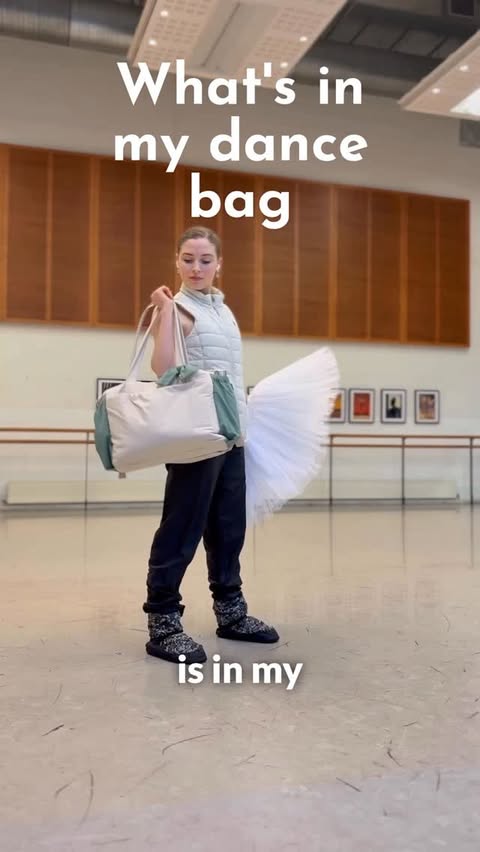 Instagram post by @hannahmartinrg for Bagsmart. Caption reads: What’s in my dance bag🩰✨

What I carry with me on....