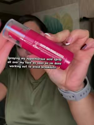 TikTok post by @elizzza.g98 for Base Laboratories. Caption reads: [...] i want to take it in my bag 💕 @Base....