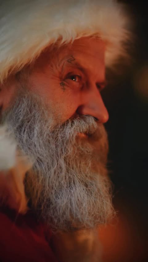 Instagram post by @polish_viking_tbs for The Beard Struggle. Caption reads: [...] the site and enjoy the holidays ✨🎄

The....