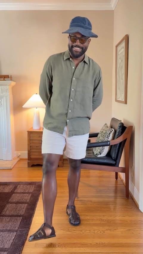 Instagram post by @fitting_in_now for Banana Republic. Caption reads: [...] the grill and throw on some shades.....